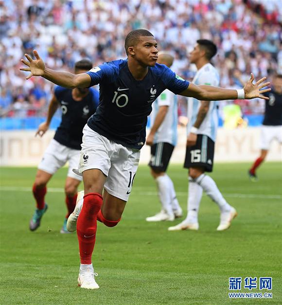 LPL年度最受欢迎选手：TheShy七年里第6次获得此项荣誉