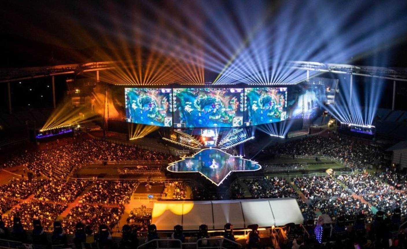 手机马桶人入侵《PUBG》，勇闯破镜米拉玛