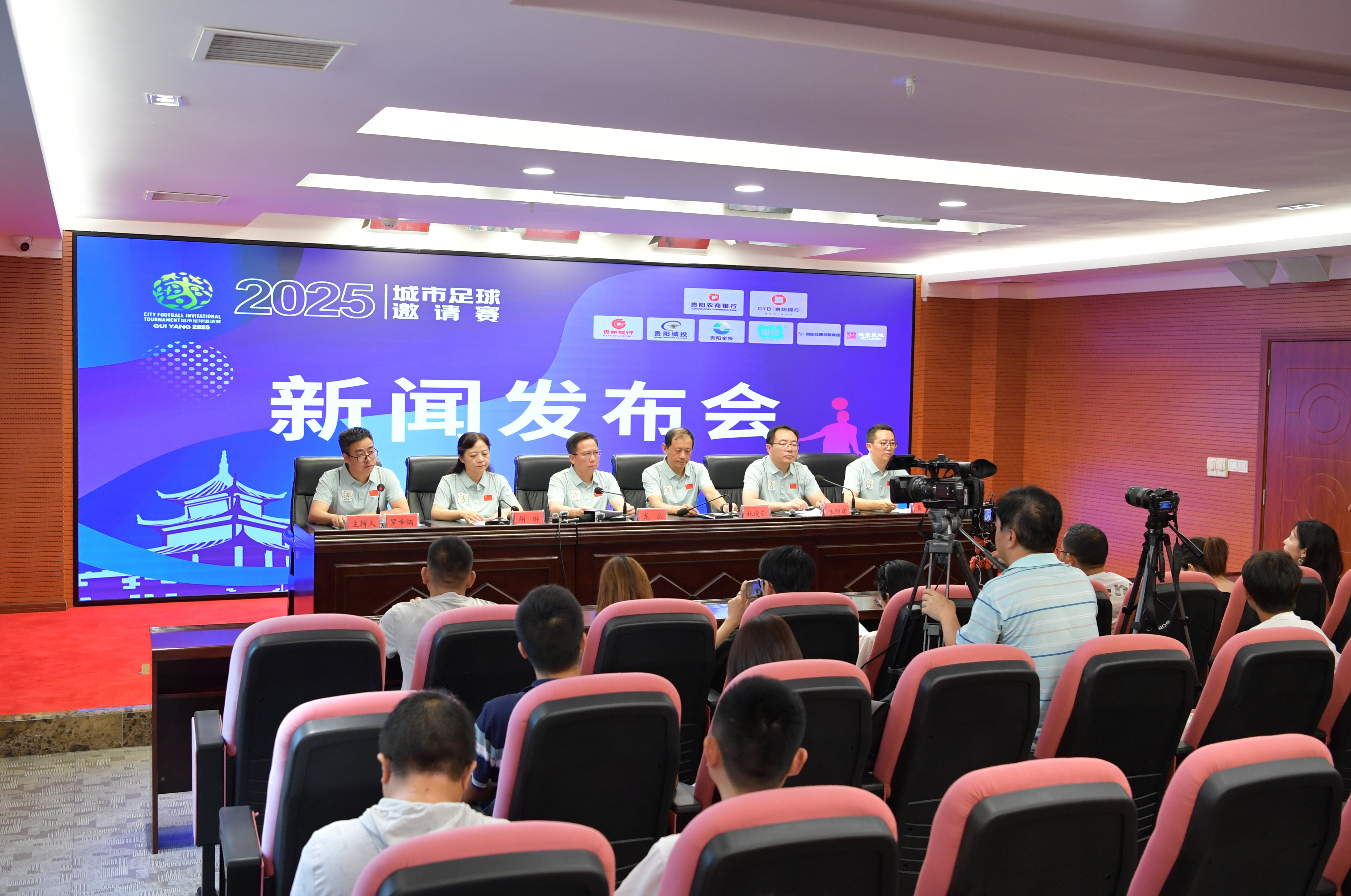 最新S赛冠军皮肤即将出炉，两位设计师主导